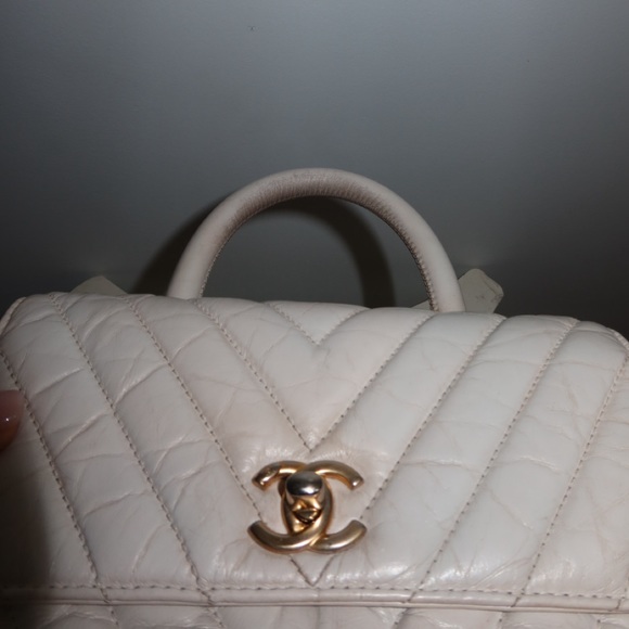 Off-white Top Handle Chanel Chevron Bag *rare* - Picture 10 of 10